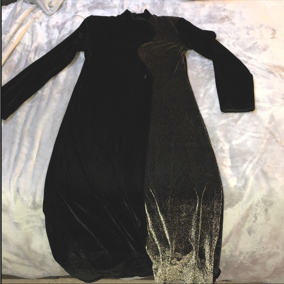 Velvet European black maxi dress with unique triangle print - Picture 1 of 12